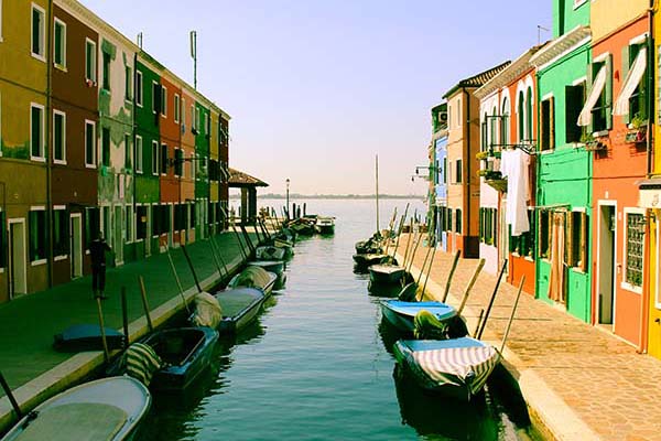 Laudantium sed ut perspiciatis unde